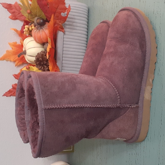 UGG BOOTS SZ 6 - Picture 2 of 6